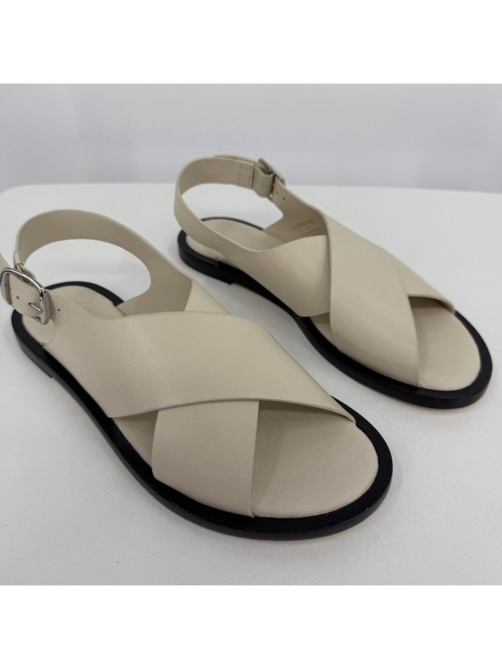 Everlane The City Crossover Sandals size 9.5 in Cream Leather Ankle Strap Buckle